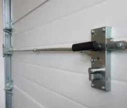 Rumford Local Locksmith Rumford, RI 401-757-6195 - 17aa-Garage-Door-Locks