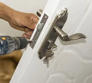 Rumford Local Locksmith Rumford, RI 401-757-6195 - 5a-Change-Locks