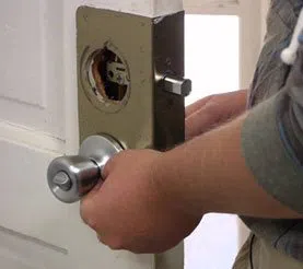 Rumford Local Locksmith Rumford, RI 401-757-6195 - 7a-Lock-Change